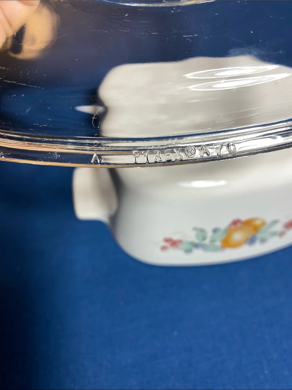 Corningware Vintage 1.5 liter Casserole A-1.5L in Abundance pattern with lid